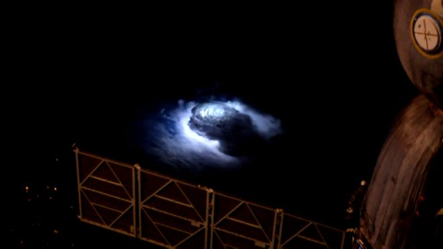 thunderstorm from_space_station.png