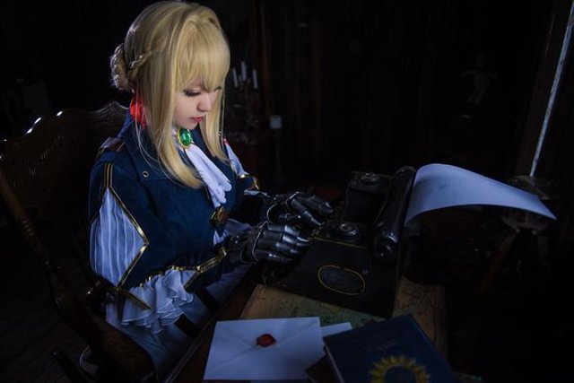 Vibrant-VioletEvergarden-Typewriting-Cosplay-7.jpg