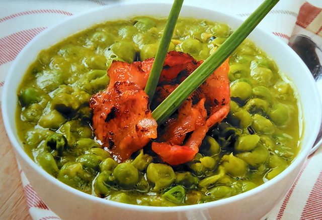 Soup with green peas..jpg