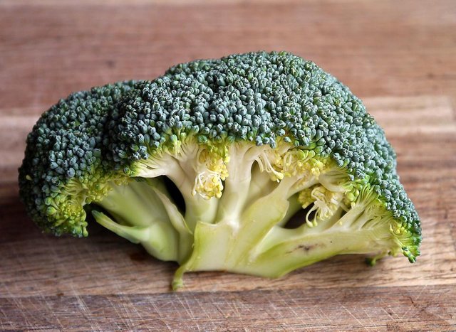 broccoli-498600_1920.jpg