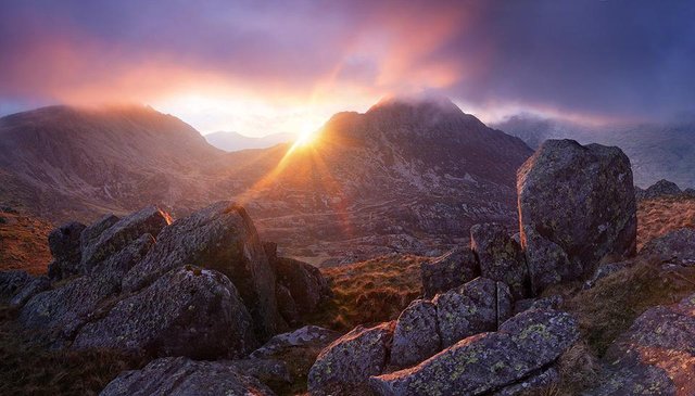 glyder_fach_and_tryfan_by_alex37-d4yxf73.jpg