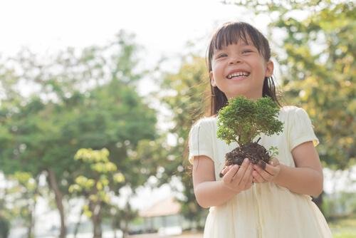 nina-jardineria-planta-naturaleza.jpg