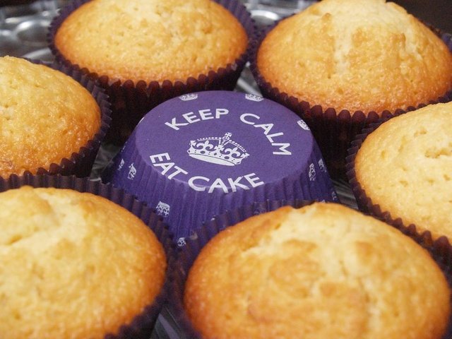 keep-calm-eat-cake-muffin-1534595_1920.jpg