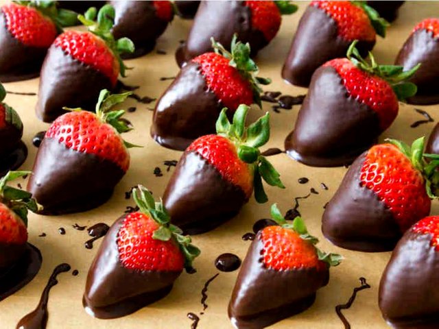 strawberries-in-chocolate-thumb.jpg