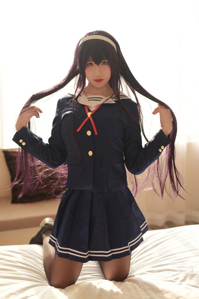 Bed-KasumigaokaUtaha-Seifuku-Cosplay-3.jpg