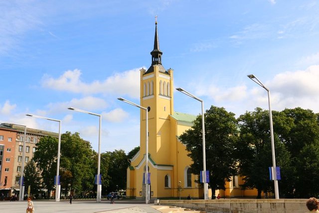 Tallinn Yellow Church