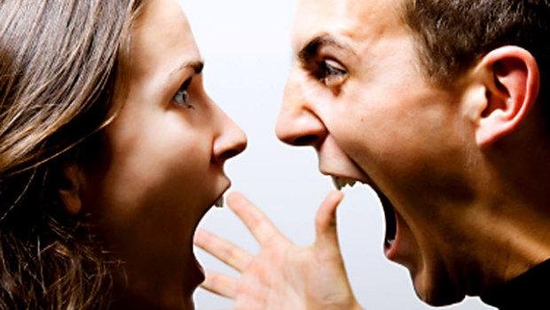 angry_couple_istock_0000154_620x3502.jpg