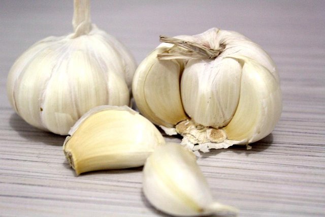 garlic-1355275160pmp.jpg