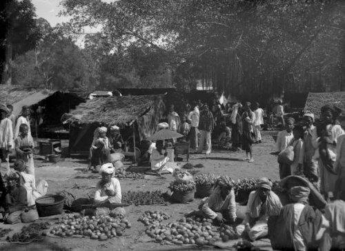 Pasar di Payakumbuh, 1880. Stoop..jpg