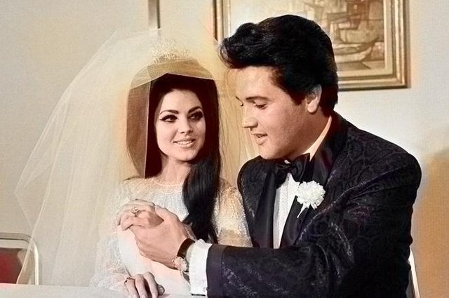 Priscila Presley de noiva com Elvis