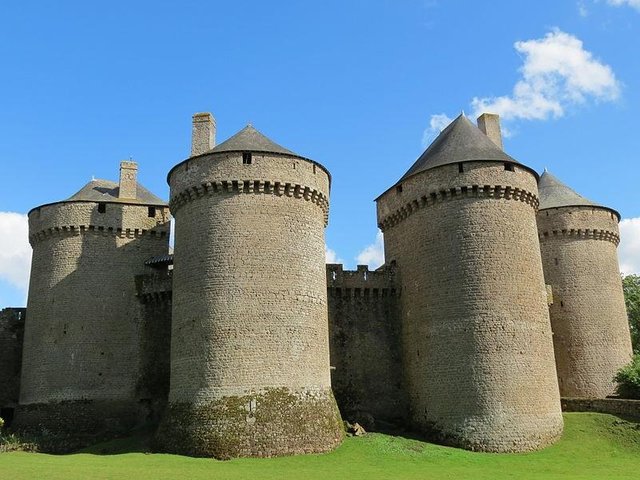 Architecture Du Moyen Age L Evolution Des Chateaux Forts Steemit