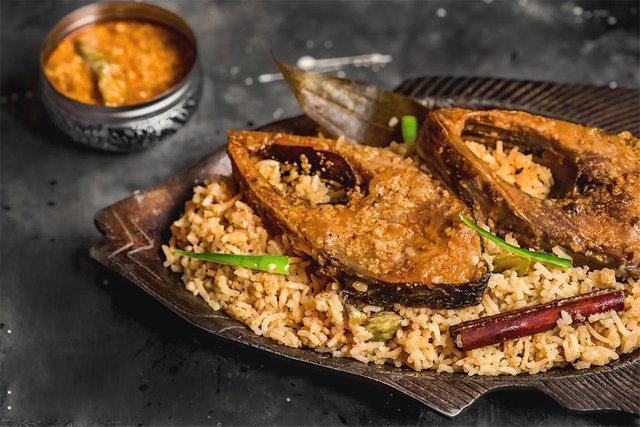 Ilish_Pulao_or_Hilsa_Pilaf_recipe_edited.jpg