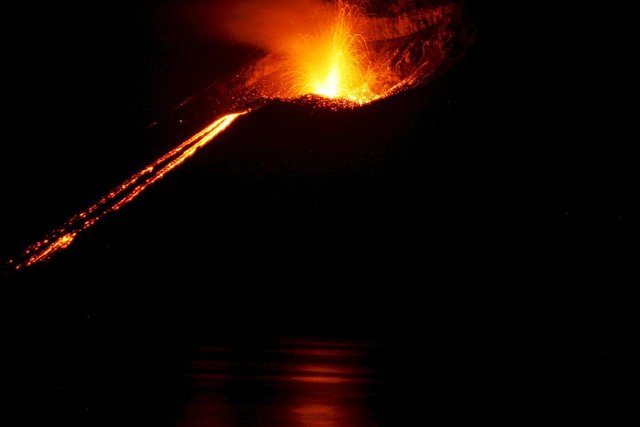 volcano-609104_1280.jpg