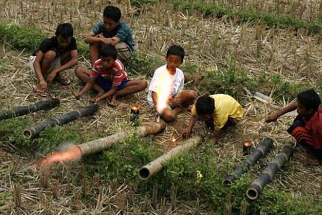 Bedil-Lodong-Mainan-Ngabuburit-Ala-Anak-Lembang.jpg