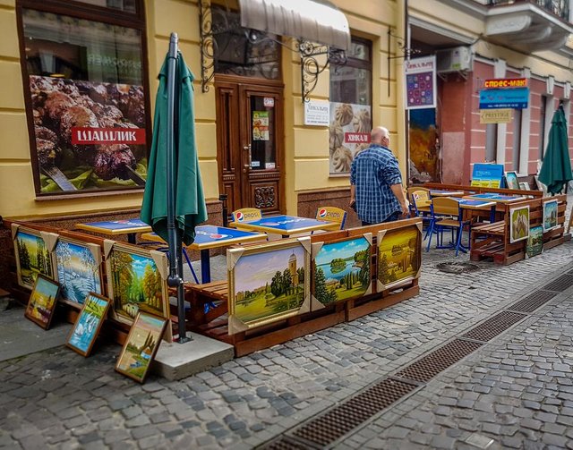 Stree art sale in Ukraine.jpg