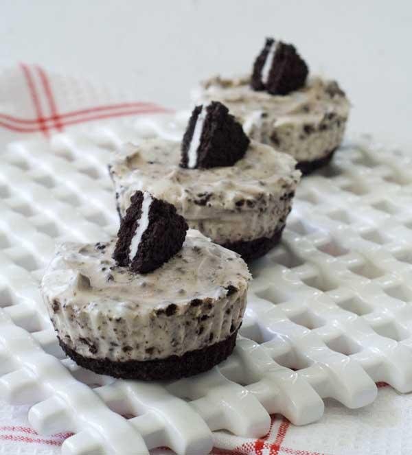 Cookie-Cream-Cheesecakes.jpg