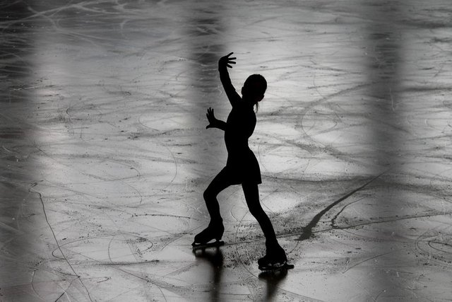 figure-skating-3198861_1920.jpg
