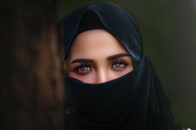 hijab-3064633.jpg