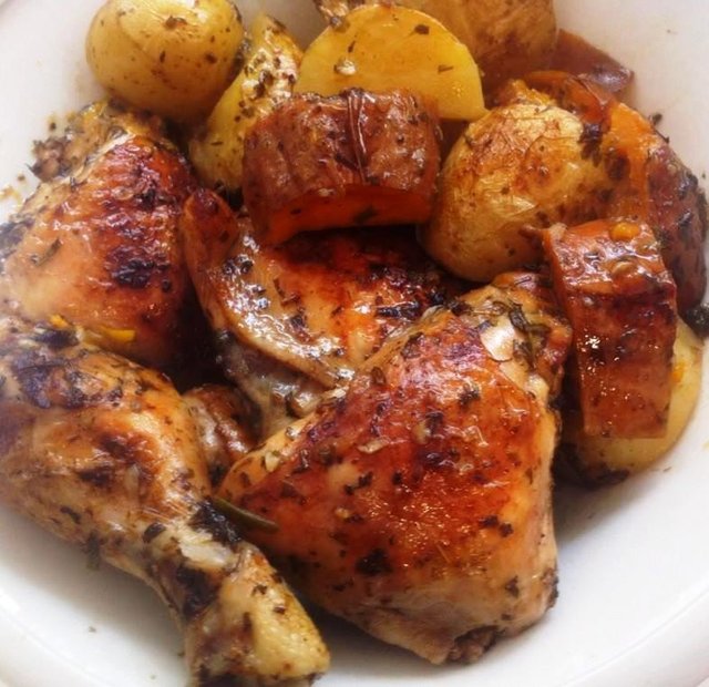 ROASTED-CHICKEN-WITH-POTATOES-ITALIAN-HERBS-AND-LEMON-14.jpg