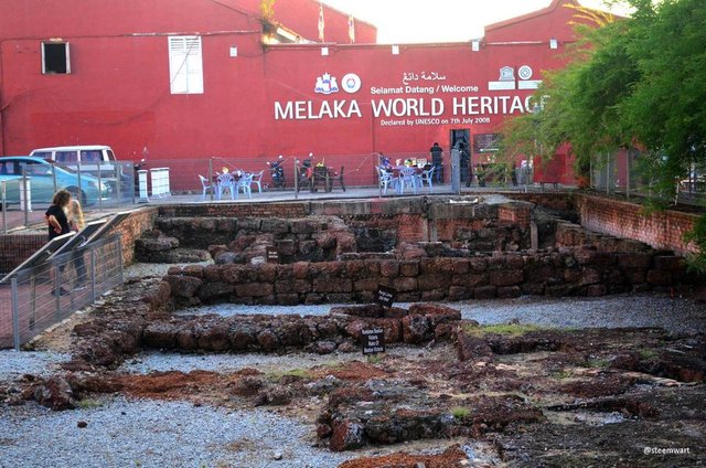 reruntuhan kota melaka (2).jpg