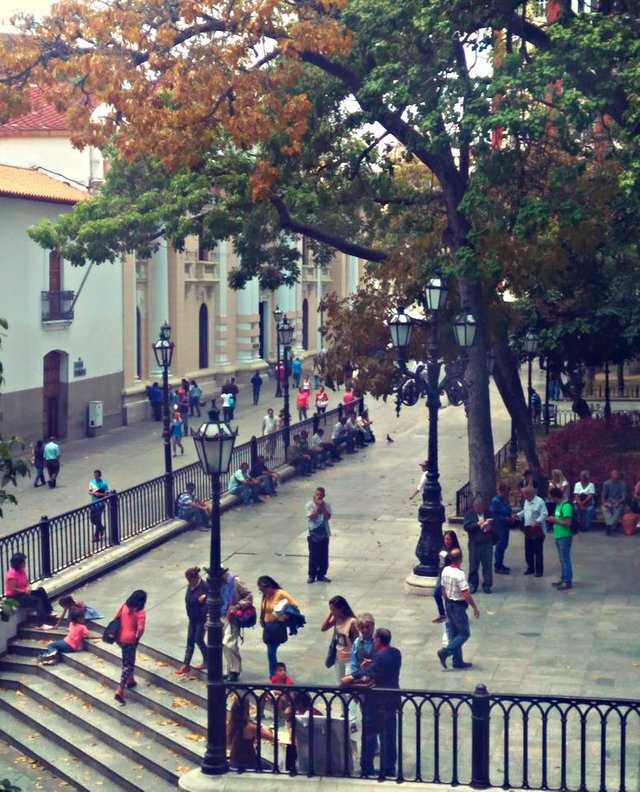 plaza bolivar .jpg