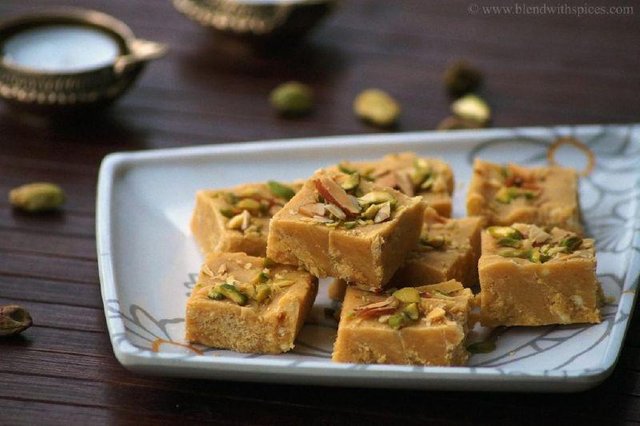 12870724_besan-condensed-milk-burfi-recipe-how-to_t991de0dd.jpg