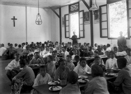 Zending School in Java, 1880. Stoop. III..jpg