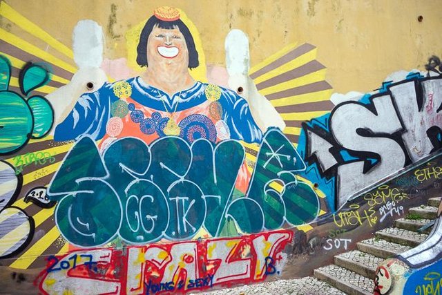 58 Street Art In Lisbon DSC01725.jpg