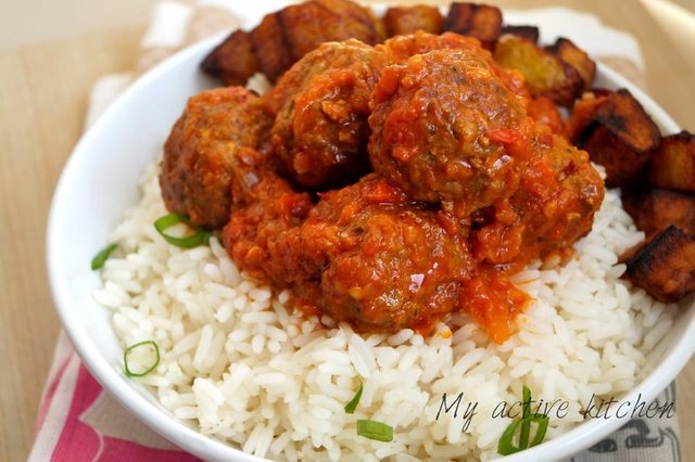 nigerian-rice-and-stew.jpg