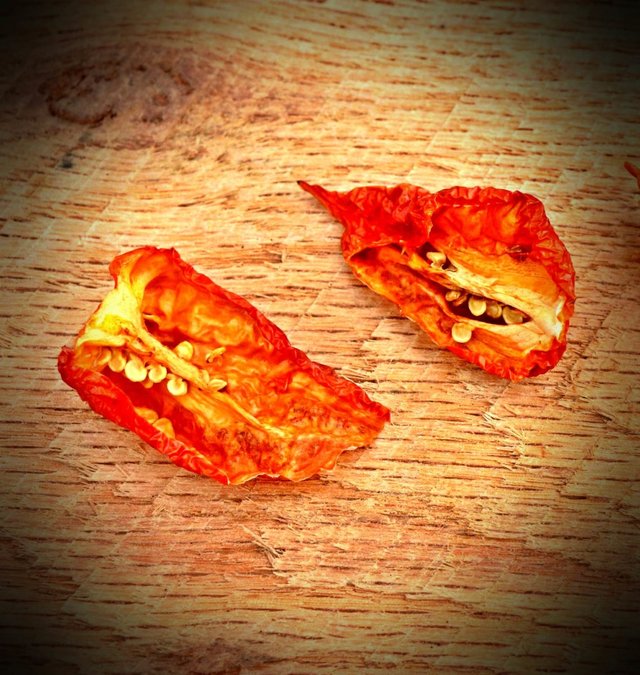 DEHYDRATED GHOST PEPPERS