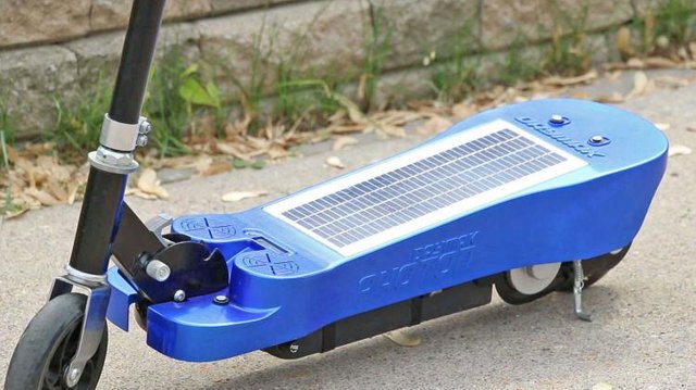 daymak-photon-solar-powered-electric-scooter-9571.jpg