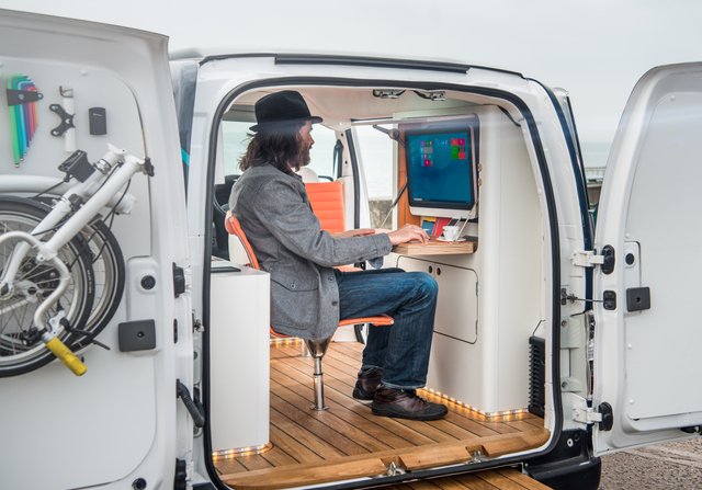 426157261_Nissan_e-NV200_WORKSPACe.jpg