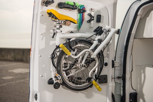 426157255_Nissan_e-NV200_WORKSPACe.jpg