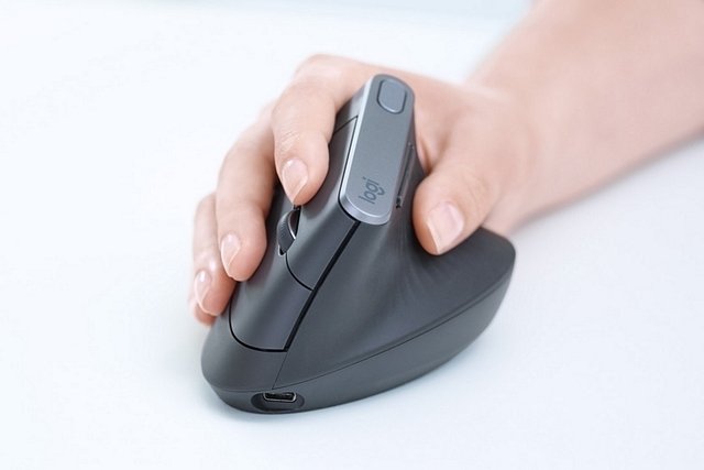 Logitech-MX-Vertical-Mouse-4.jpg