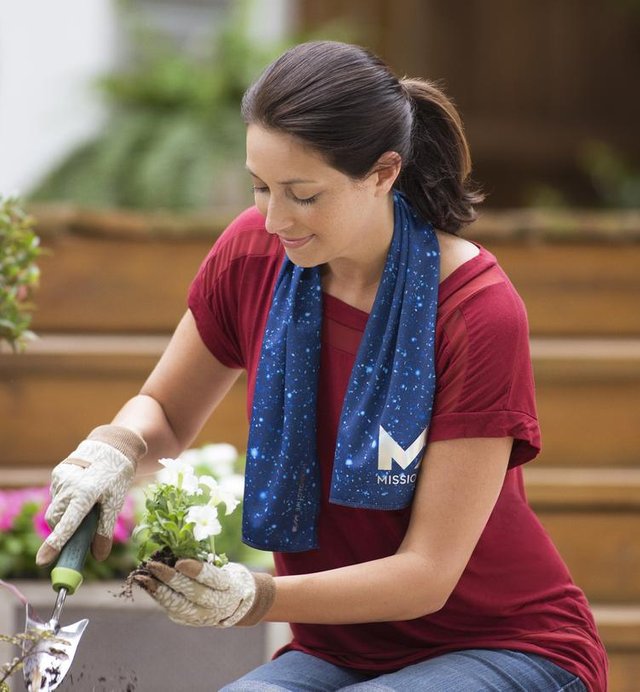 gardening1964_17m_750x.jpg