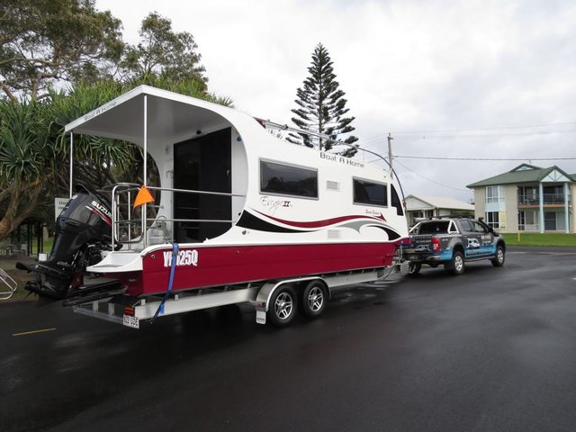 trailerable-houseboat-7-9M-2-1030x773.jpg
