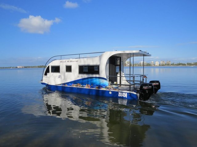 trailerable-houseboat-7-9M-8-1030x773.jpg