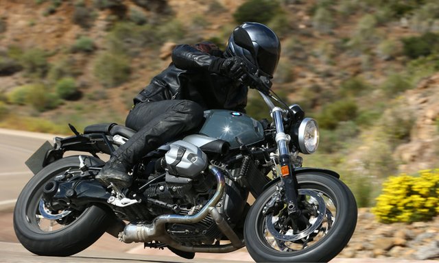 740_BMW_RnineT_Pure_24_action.jpg