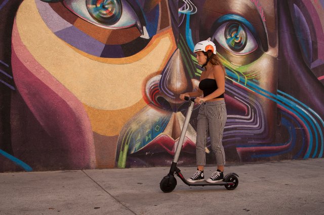 Ninebot KickScooter by Segway ES2 2.jpg