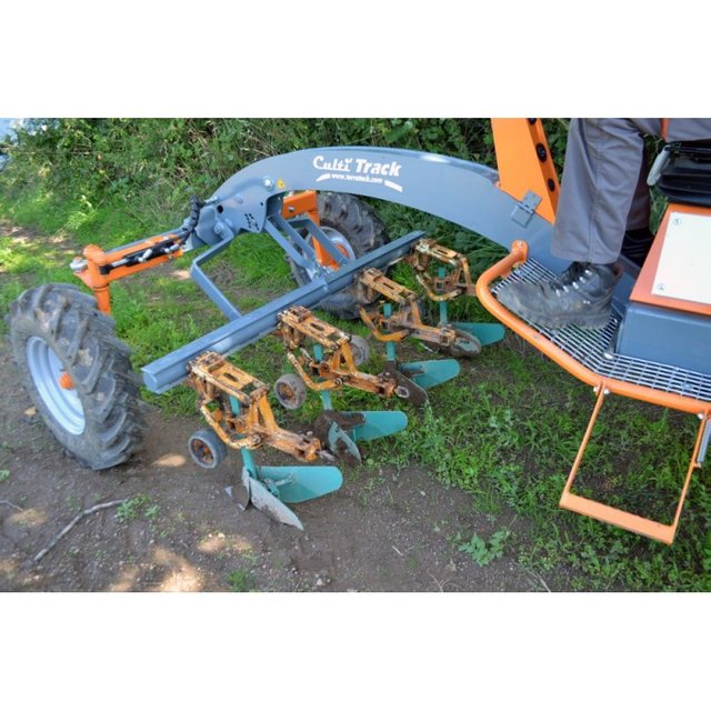 culti-track-market-gardening-tool-carrying-tractor.jpg