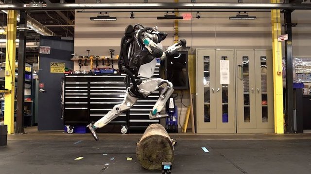 Boston-Dynamics-Atlas-Humanoid-Robot-Does-Parkour.jpg