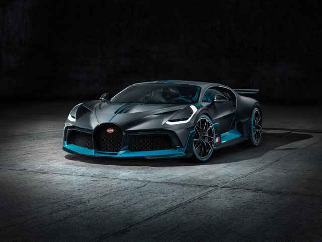 02-bugatti-divo-f34-web.jpg