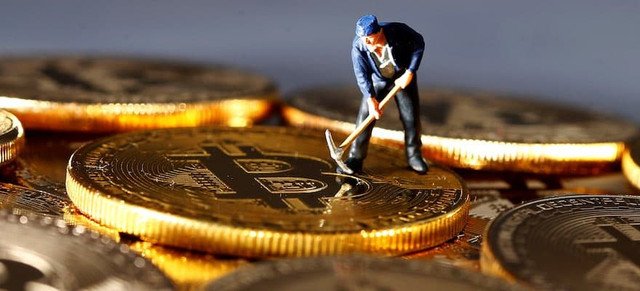 Bitcoin-mining-1