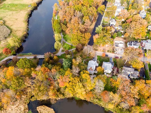 colonphoto-com-003-foliage-autumn-season-Verona-Park-in-New-Jersey-20191025-DJI-0736