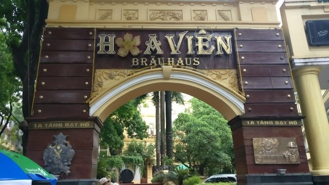 Hoa Vien gate