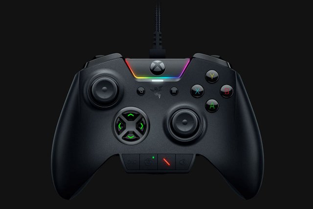 Razer-Wolverine-Ultimate-PC-and-Xbox-One-Controller.jpg