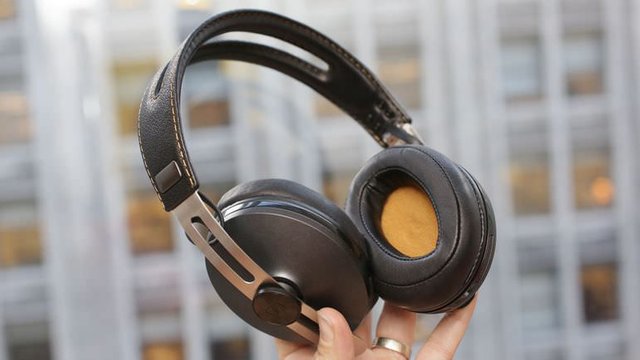 sennheiser-momentum-wireless-product-photos-14.jpg