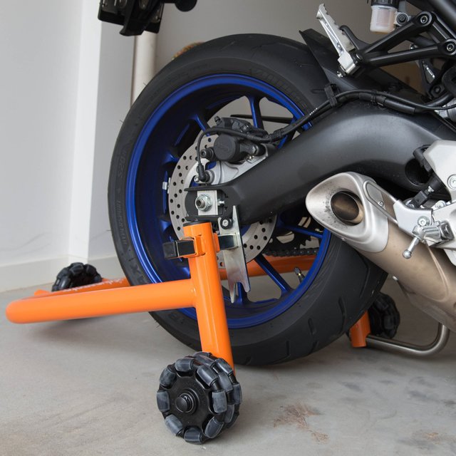 dynamoto-motorcycle-stand-double-MT9_2048x.jpg