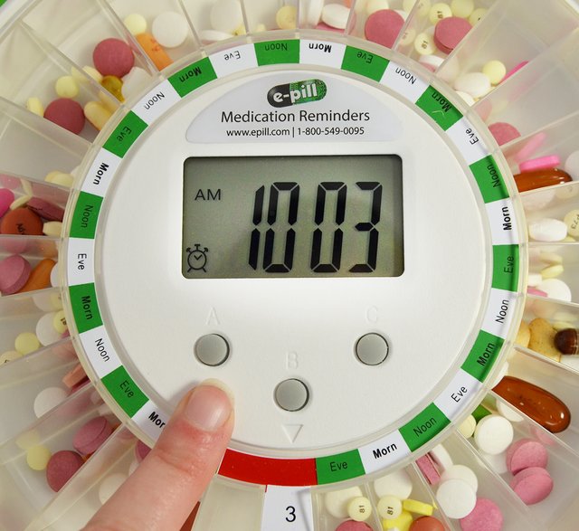 epill-automatic-pill-dispenser-voicealarm-1.png