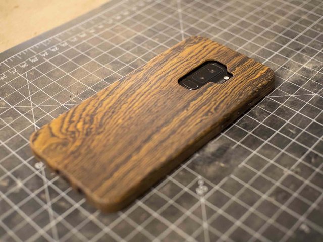 S9-s9plus-case-wood-kerfcase_82_1024x1024.jpg